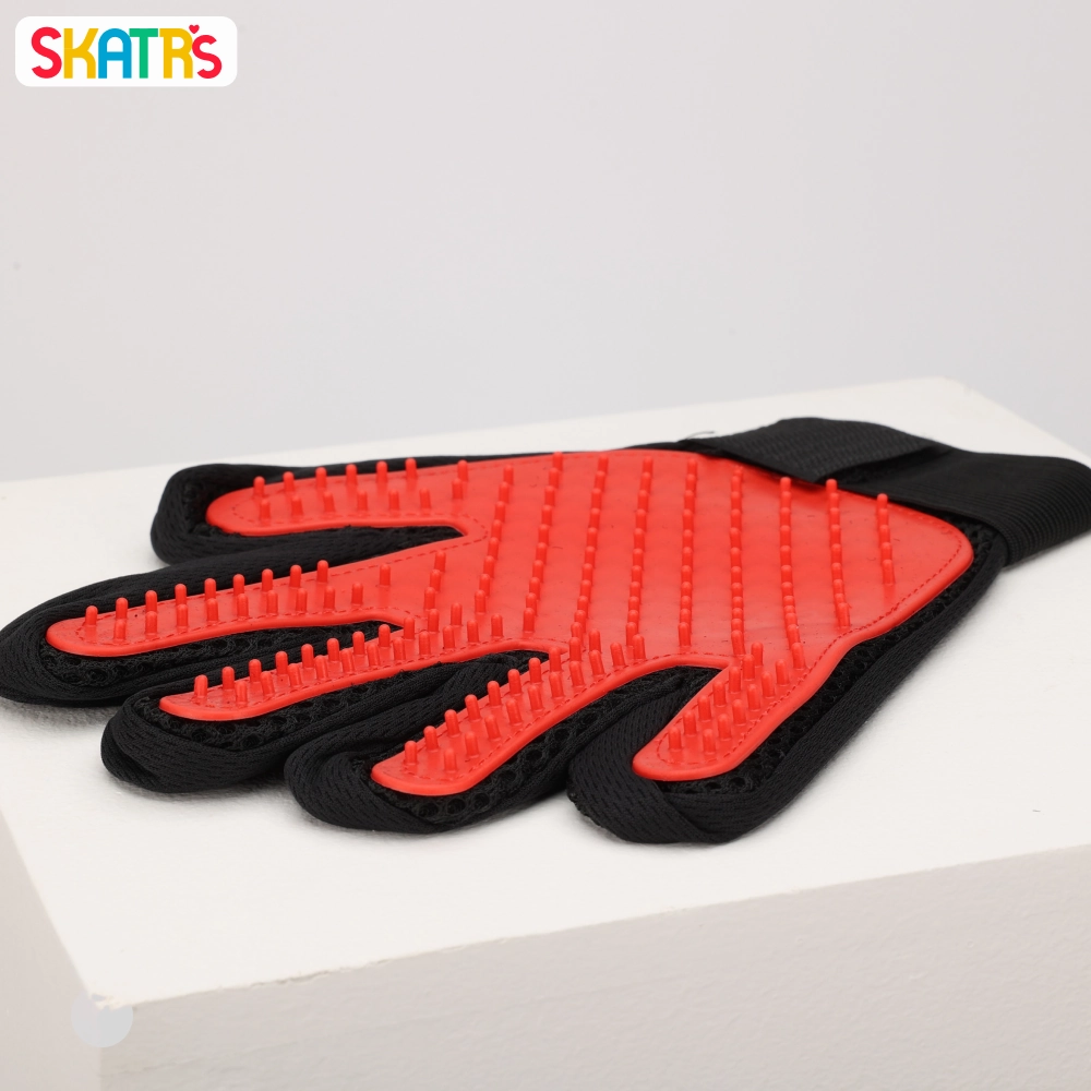 Skatrs Mess Free Deshedding Grooming Gloves for Dogs and Cats (Red)